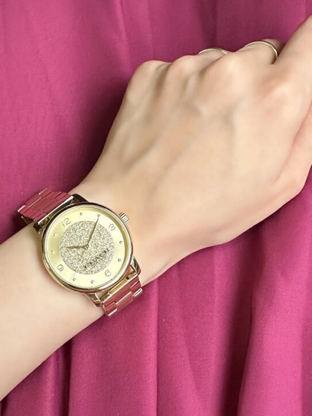 New! Luxury Coach Gold-Tone Glitter Dial Watch - Picture 3 of 6